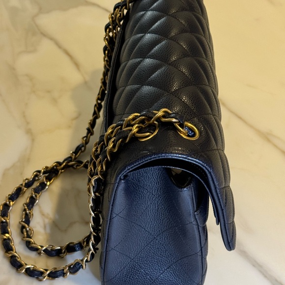 Navy Blue CHANEL quilted caviar double flap bag in excellent condition! - Picture 4 of 7